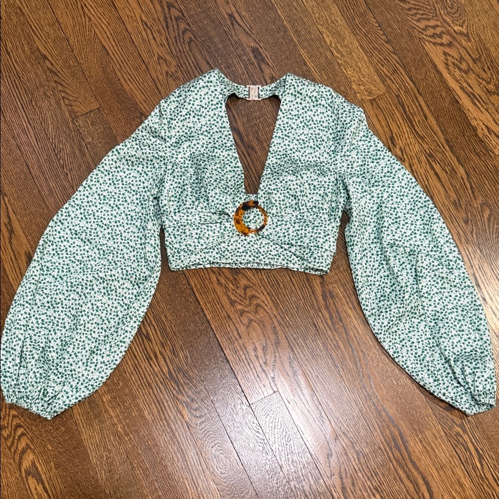 Green Floral Cropped Top with Tortoiseshell Ring Accent